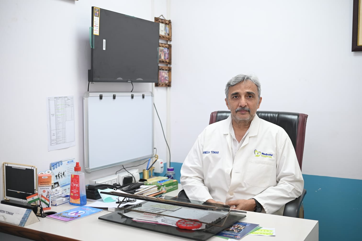 Director-Dr-Maneesh-Tomar